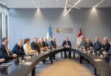 Llaryora se reunió con el G 6 y entidades agropecuarias y les anunció que Córdoba adherirá al RIGI