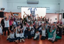 Ciro emprendió el recorrido por las escuelas