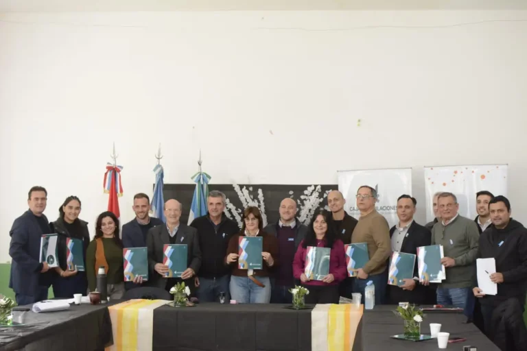 Avalis fue reelegido como Presidente de la Comunidad Regional Tercero Arriba y firma de convenio con la Caja de Jubilaciones de la Provincia
