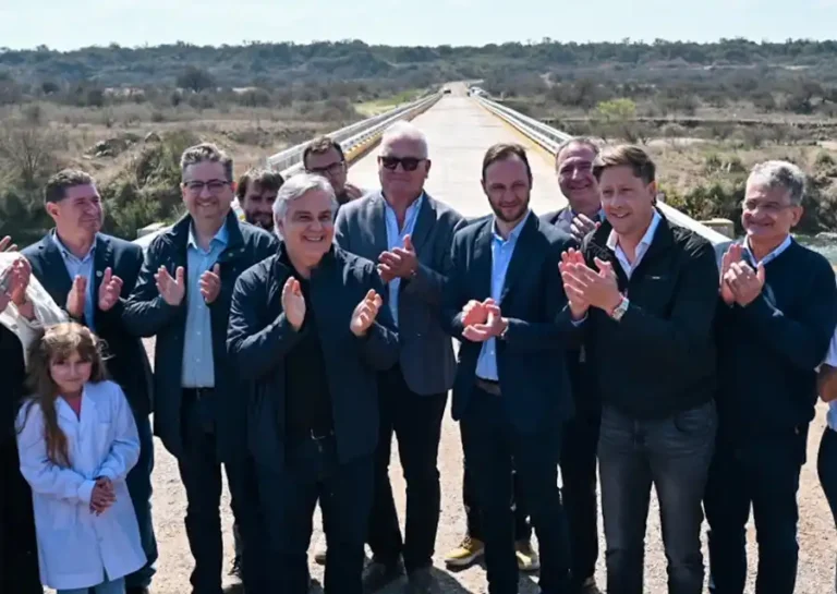 Llaryora inauguró el Puente Los Potreros, una obra que vuelve a conectar Río Tercero con Villa Ascasubi