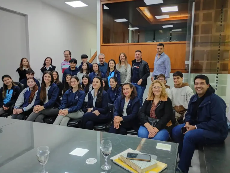 Concejo Deliberante: Visita de directivos, docentes y alumnos del IPAP y aprobación de los programas de becas de capacitación y de acción coordinada y recupero de gastos de emergencias viales